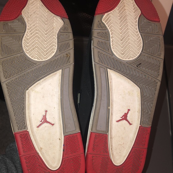 Size 6.5 Jordan 4s that can be restored - Picture 3 of 6